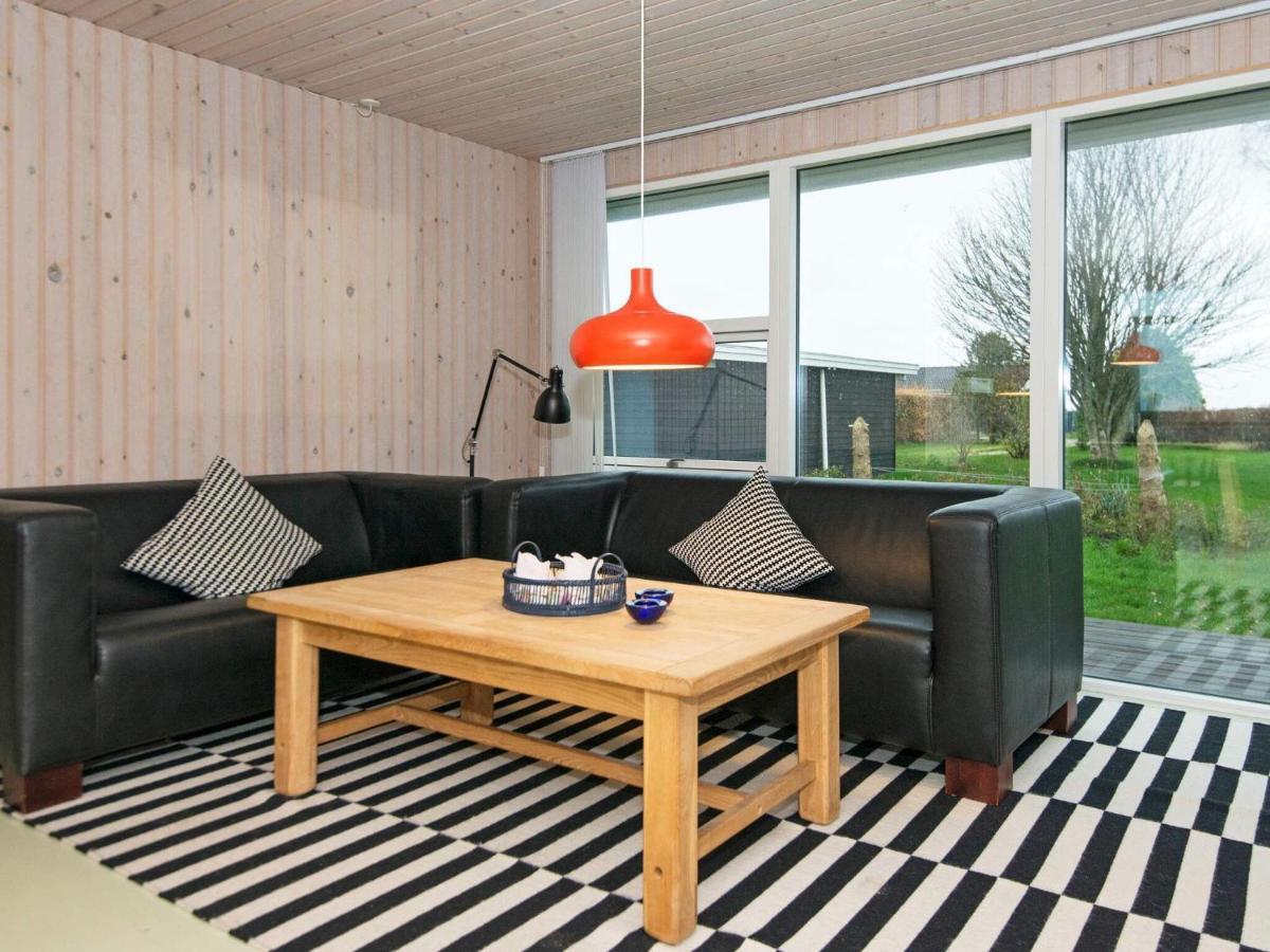 8 Person Holiday Home In Ebeltoft Esterno foto